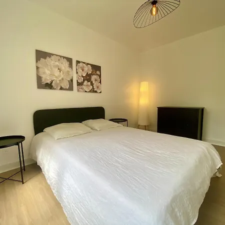 Maison 3 Rénovée Avec Jardin Et Grand Parking *