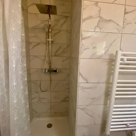 Prázdninový dům Maison 3 Renovee Avec Jardin Et Grand Parking Ambares-et-Lagrave